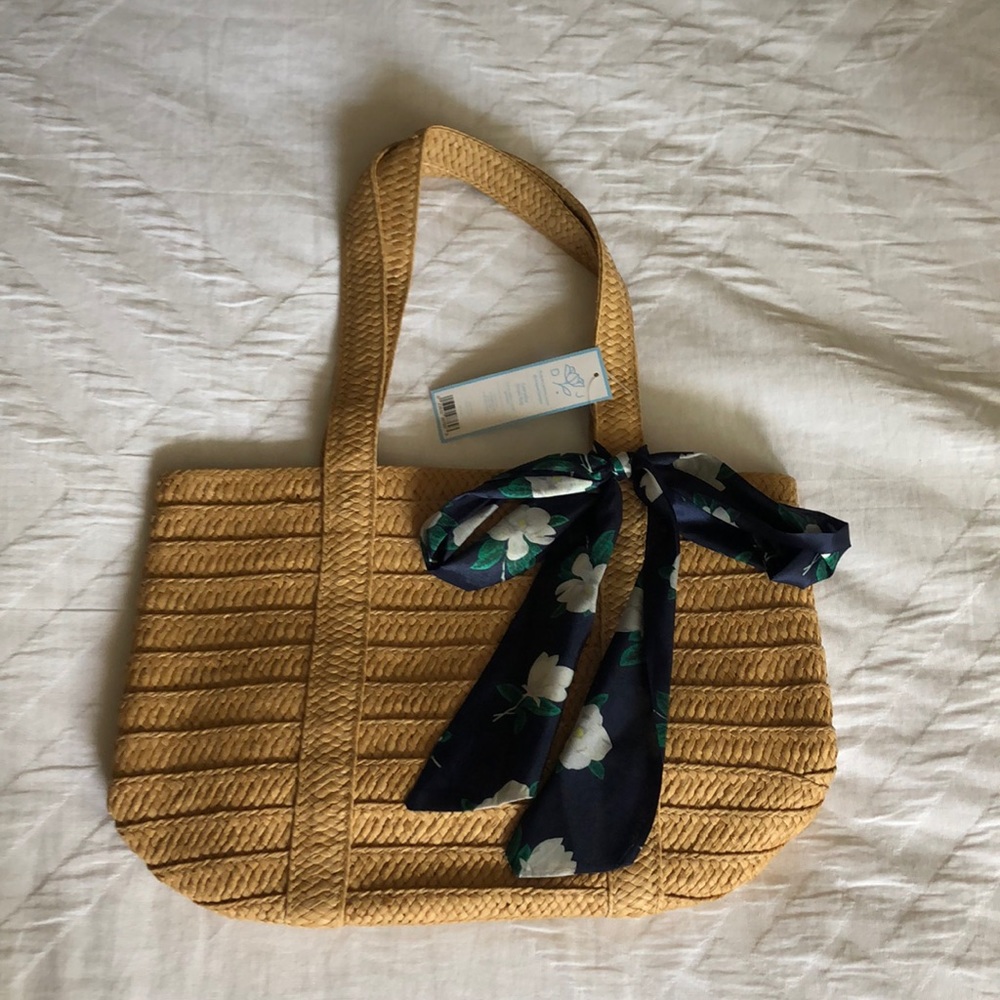 BNWT Draper James straw bag with floral scarf
